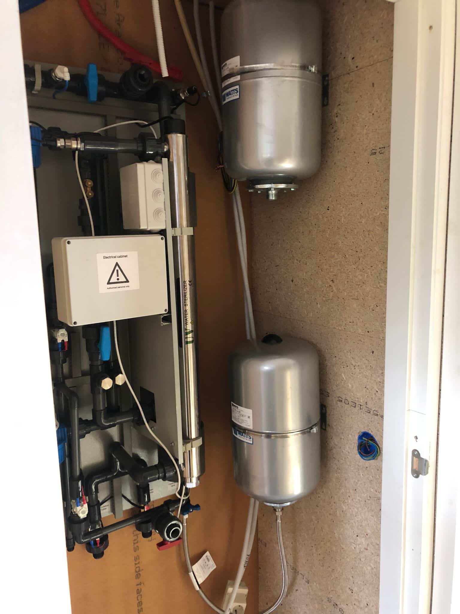 Binnen installatie, Recreatiewoning off-grid 