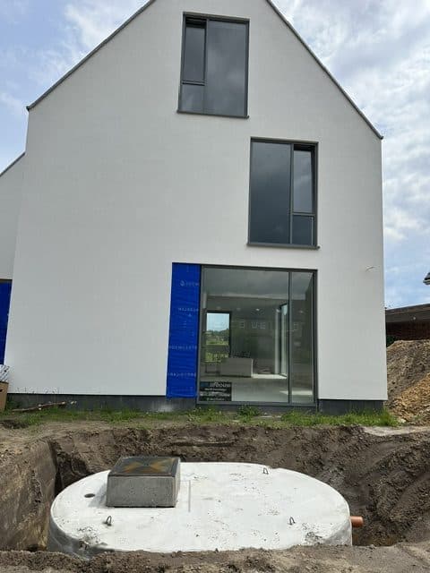 Betonnen put van 10.000 liter bij nieuwbouw woning in Veldhoven